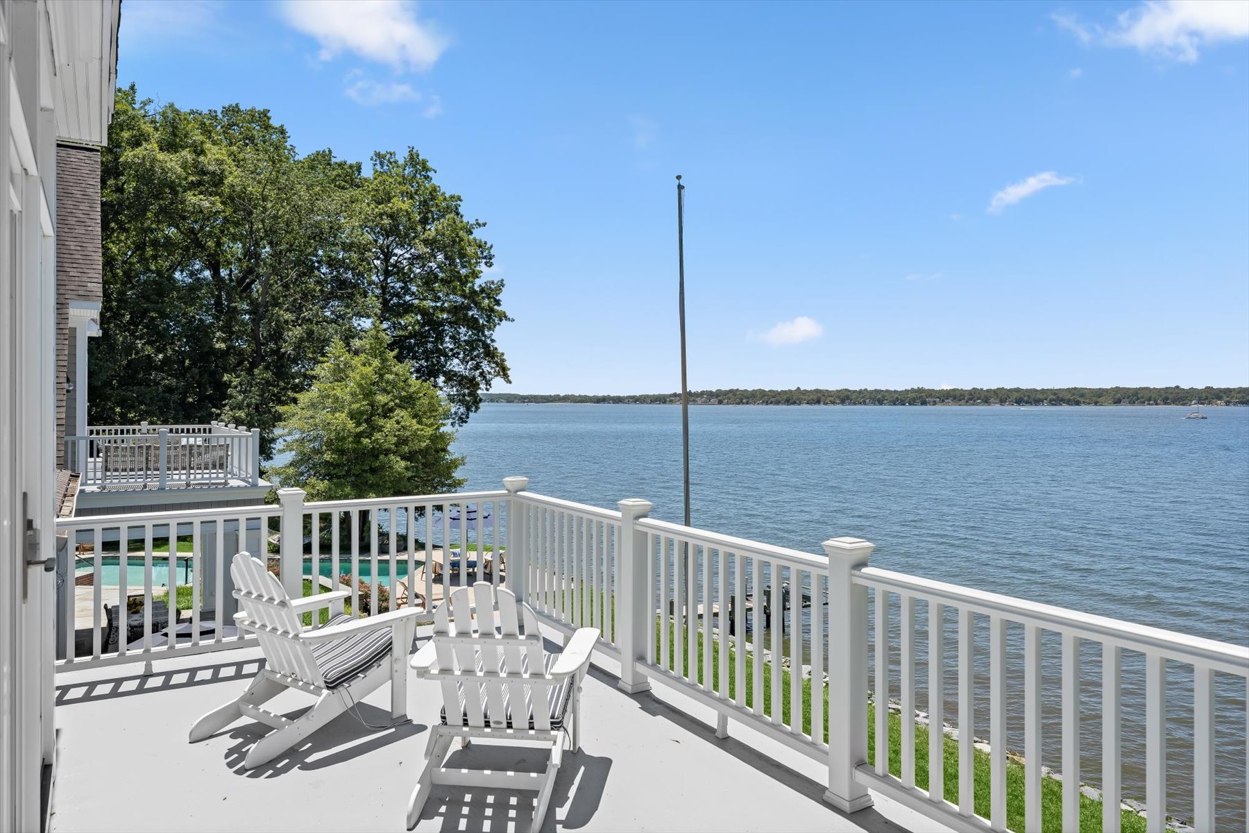 654 Round Hill Road