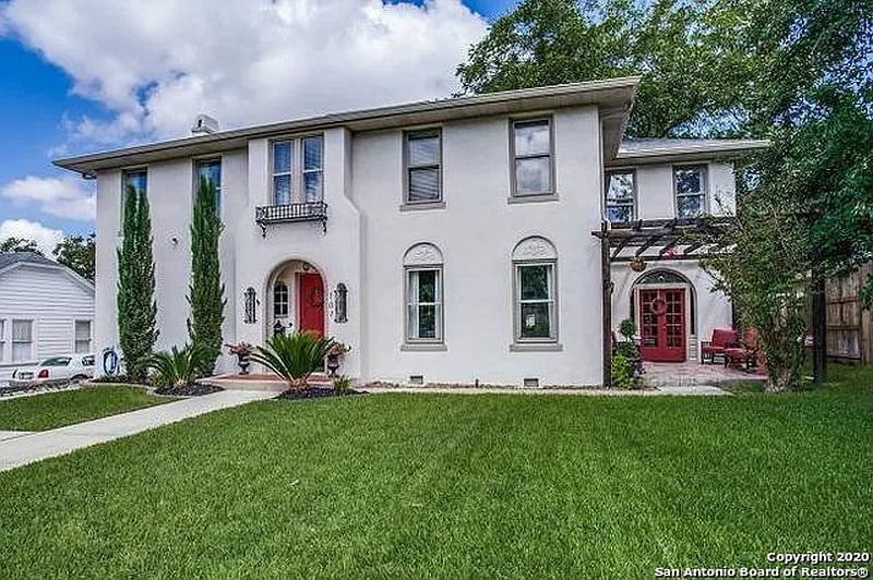 107 Wildrose Ave