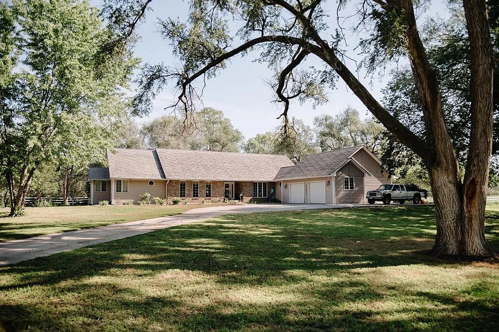 337 Chapman Rd