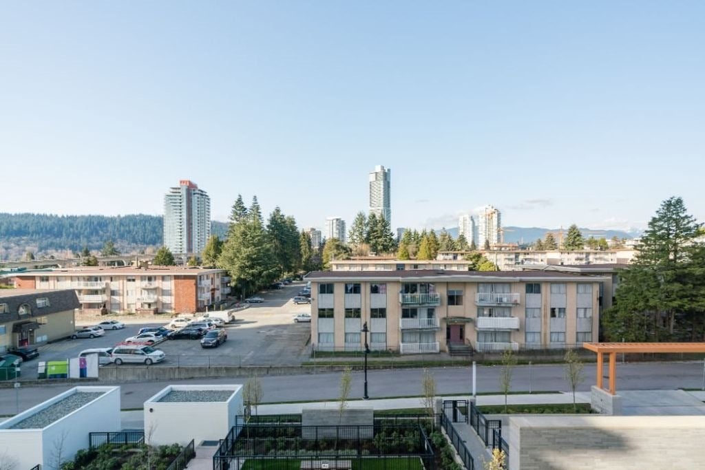 525 Foster Ave, #405