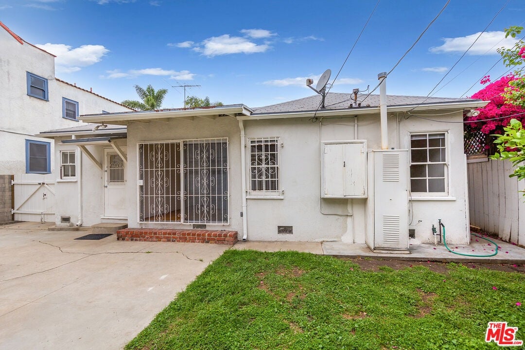 852 N Formosa Ave