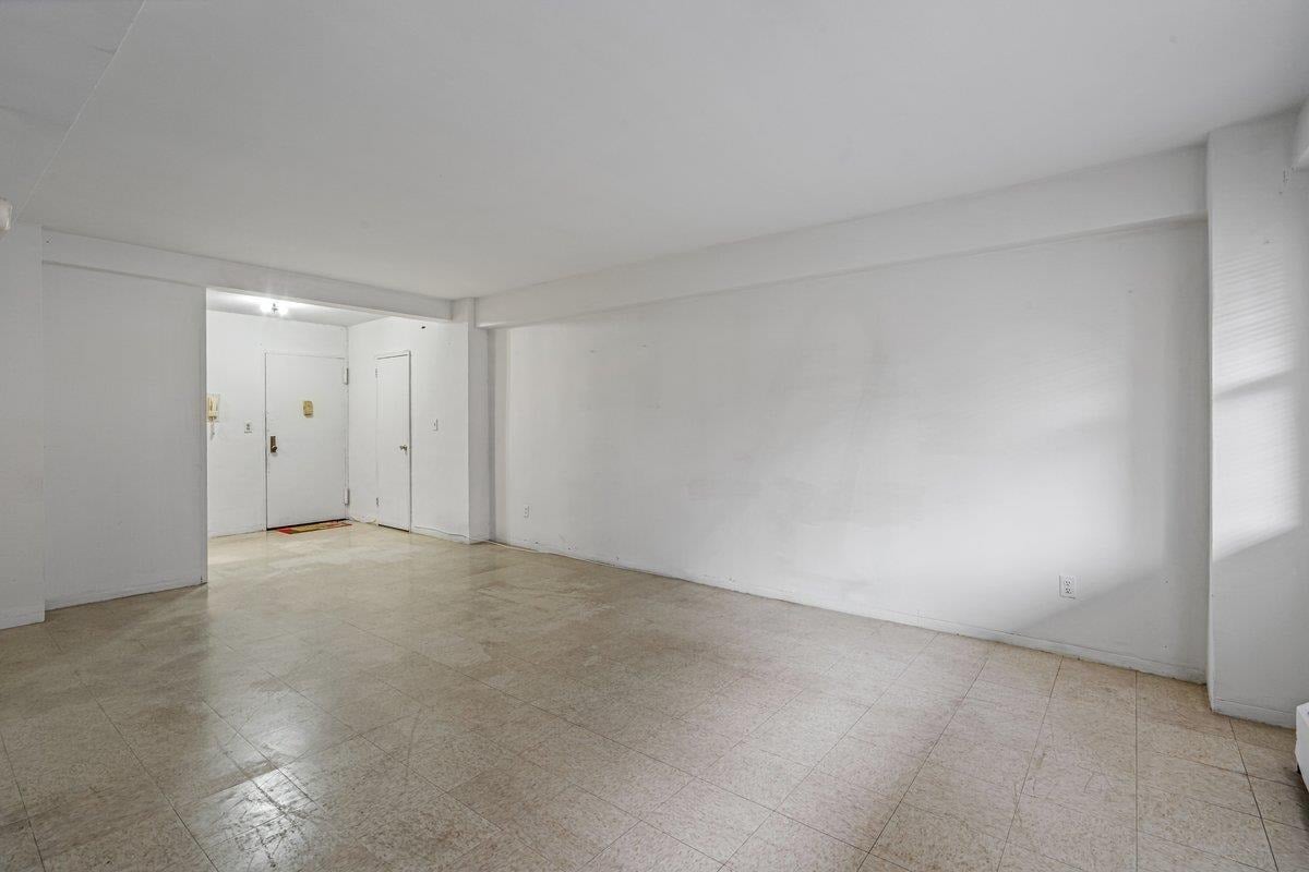 89-15 Parsons Boulevard #3J