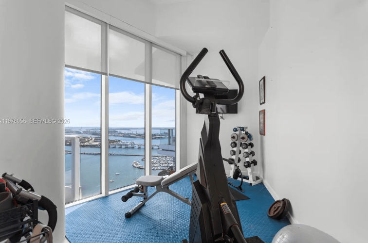 LUXURY IN THE MIAMI SKY