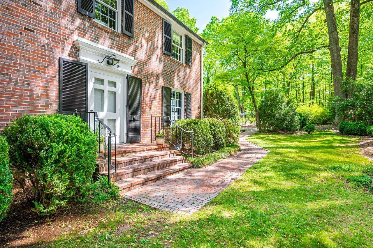 1021 Laurel Hill Rd