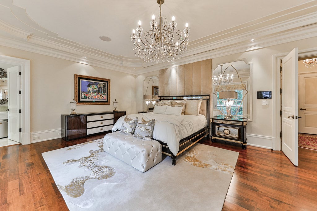 489 Lakeshore Road East