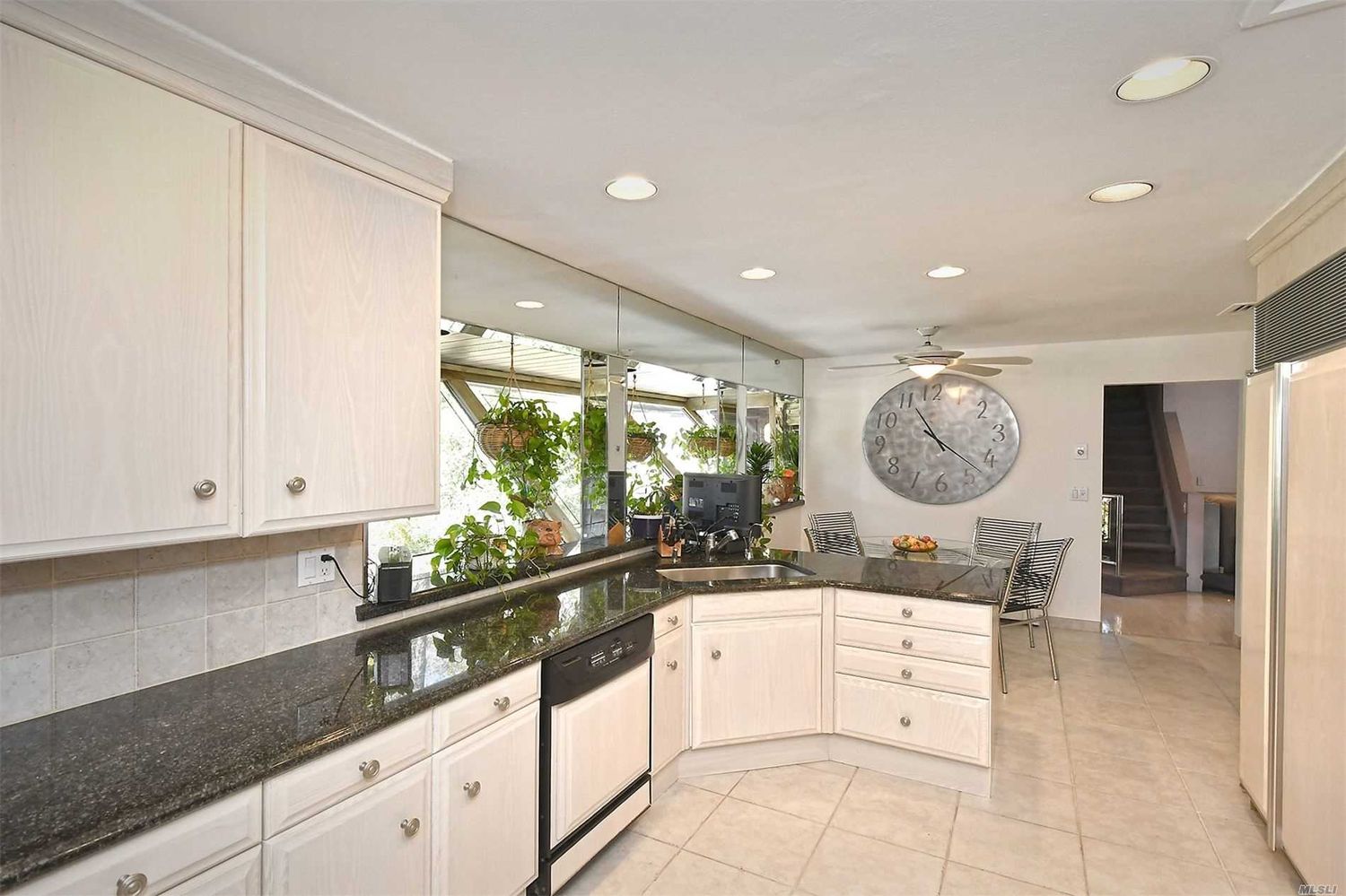 15 Tuxedo Dr