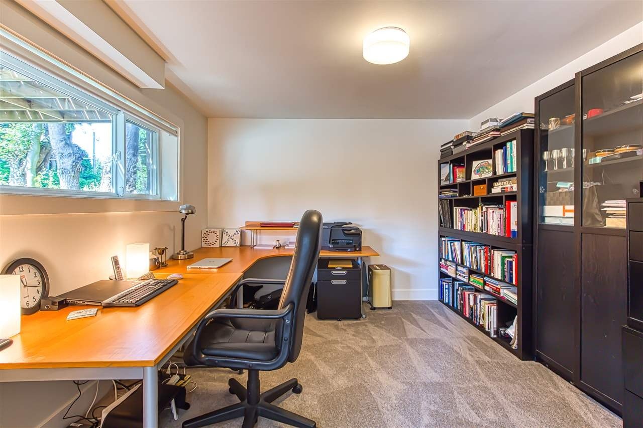12651 15 Ave