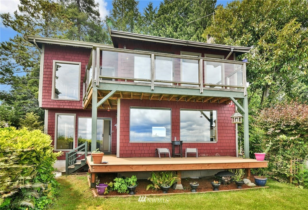 10567 NE Sunrise Bluff Ln