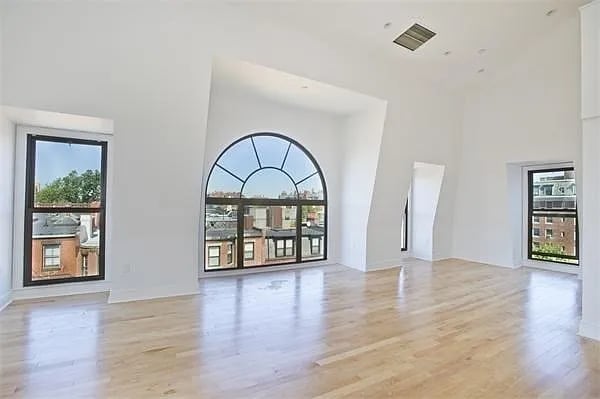 201 Newbury St #Penthouse 509
