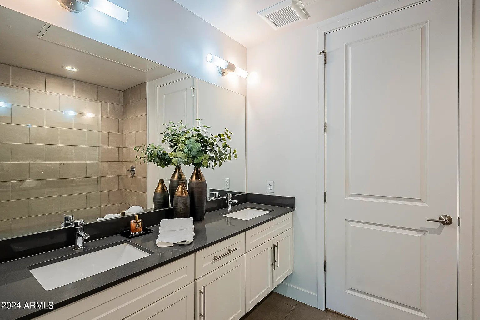 3131 N CENTRAL Avenue, 5012, Phoenix Unit: 5012