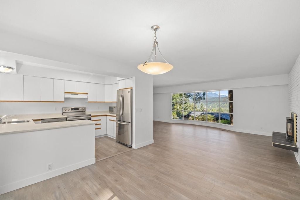 2180 Park Crescent
