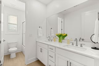 484 Windstone Crest
