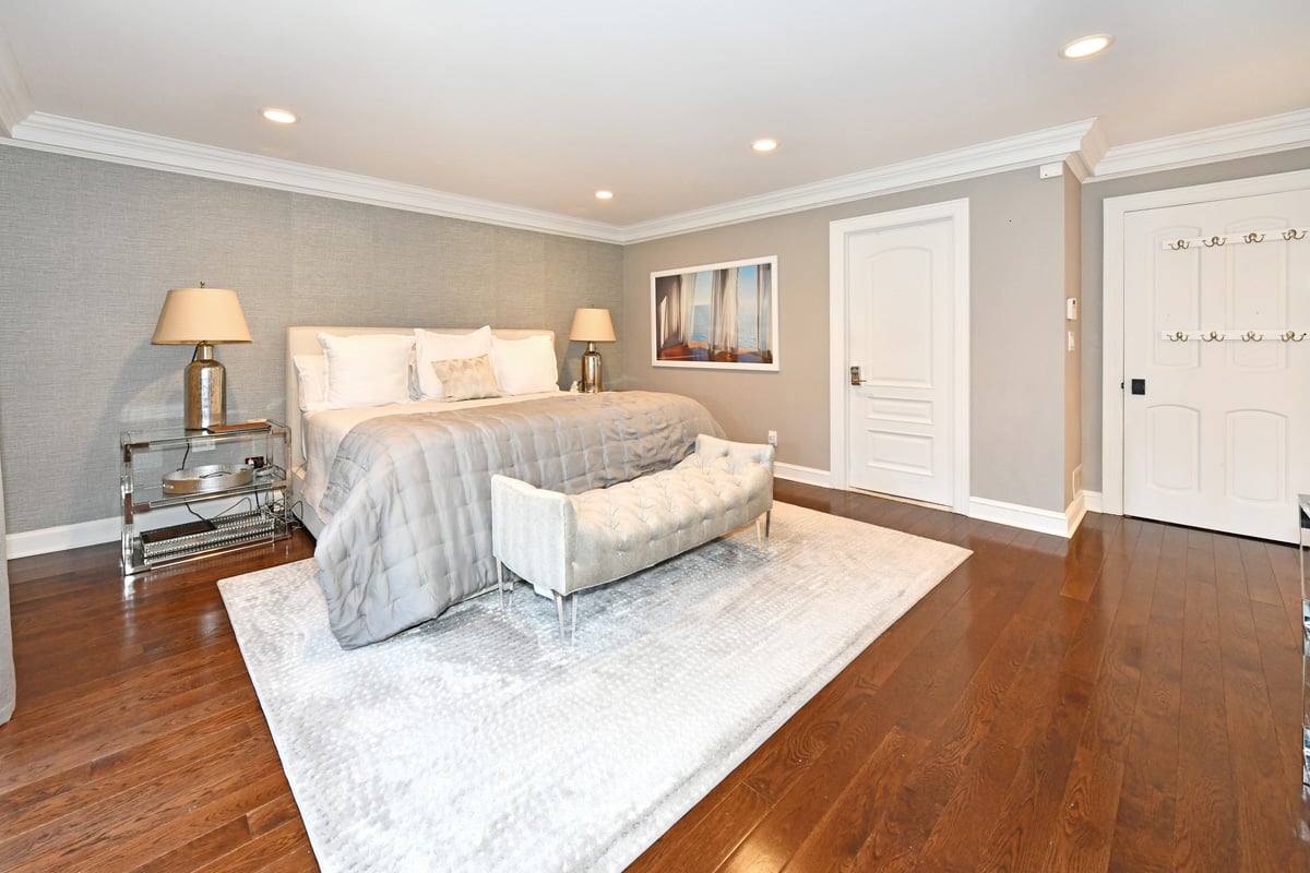 563 Eastgate Rd