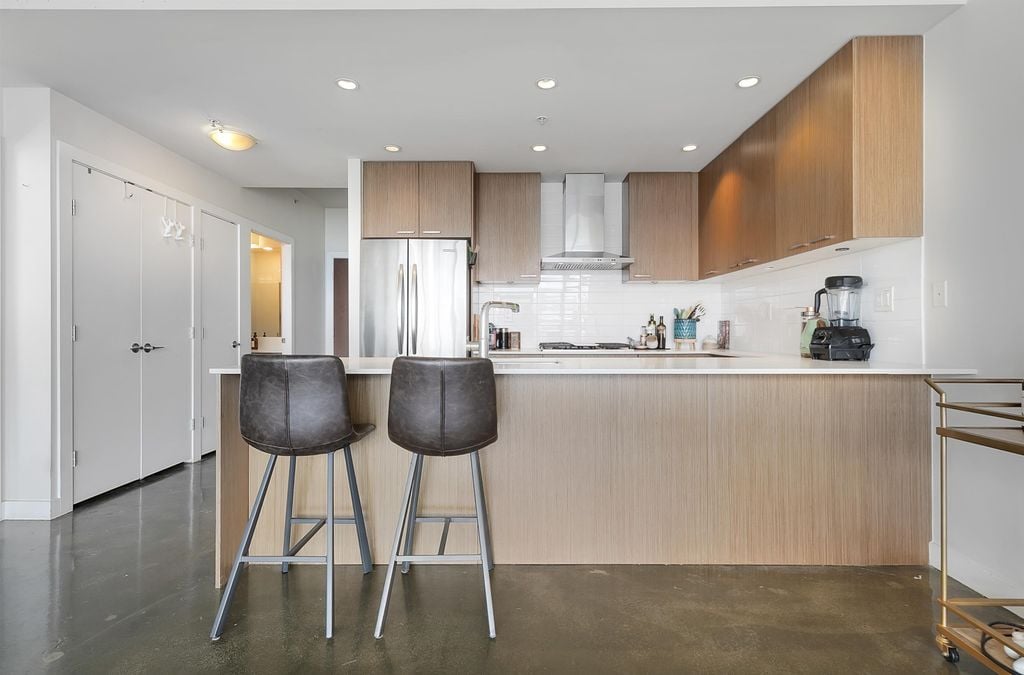 221 Union St, #906