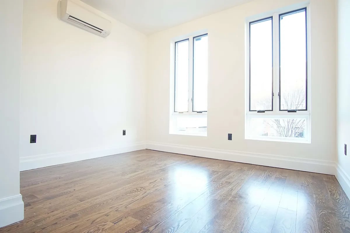 81 Stockholm St 3B