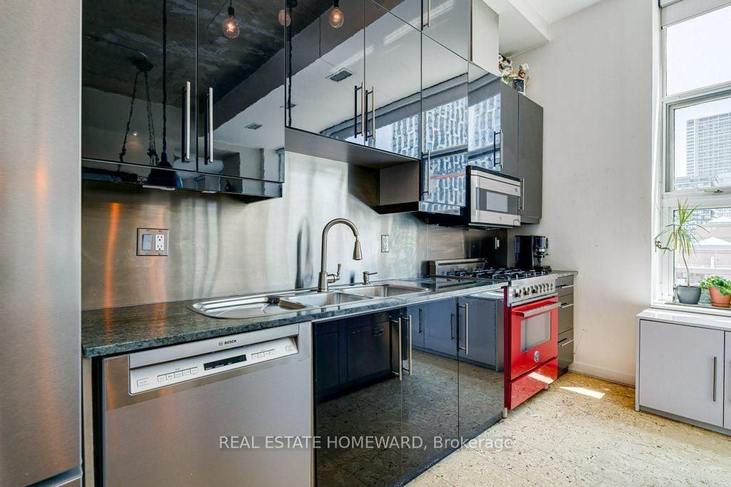 LOFT WITH PRIVATE TERRACE