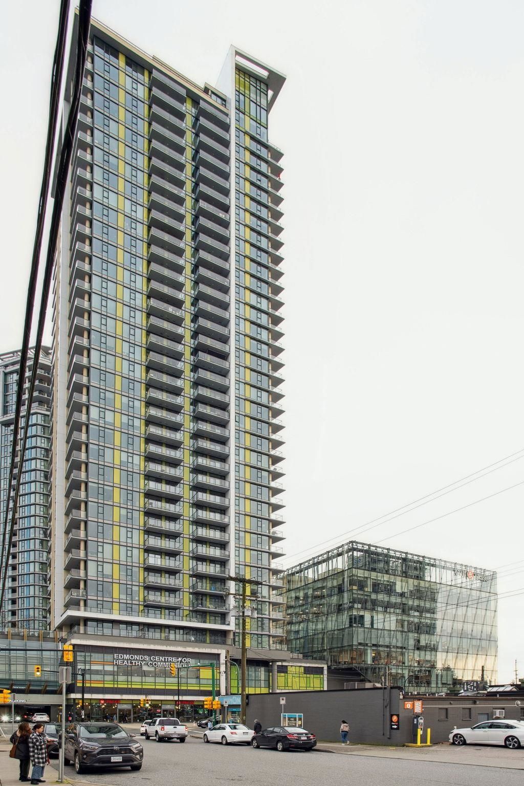7358 Edmonds St, #2105