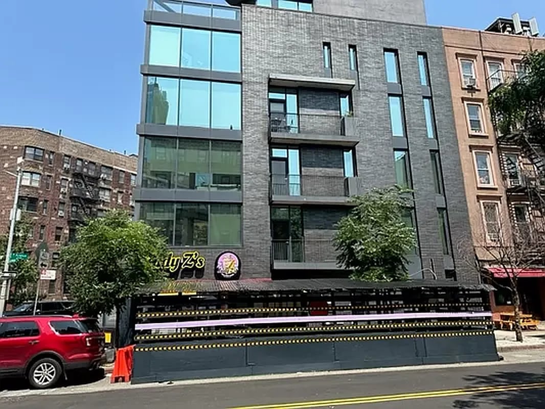 1 Seventh Ave S