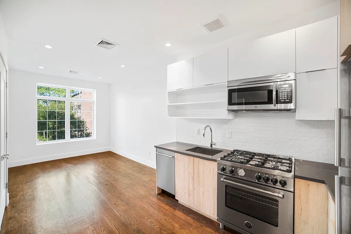 341 Nostrand Avenue Unit: 302D