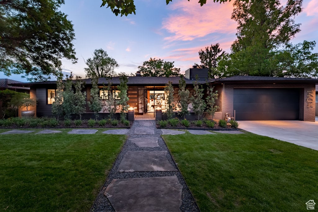 1404 S Canterbury Dr