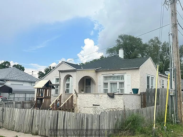 213 N Madison St