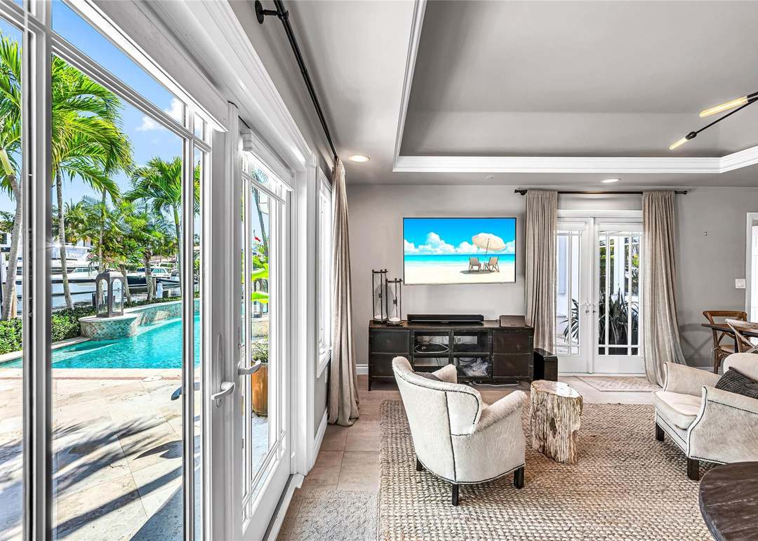 166 Royal Palm Dr