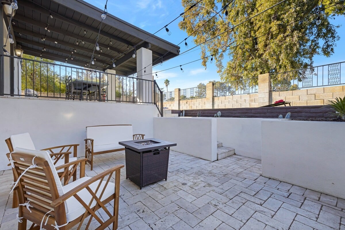 Huge Golf Course Home-Free Heated Pool/Theatre/Gym