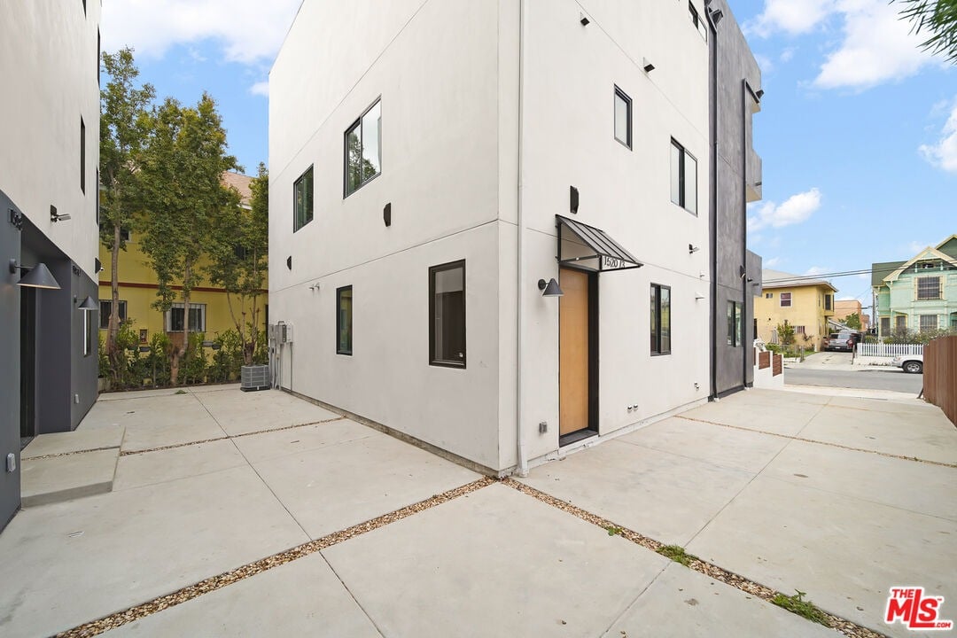 1518 Magnolia Ave #1
