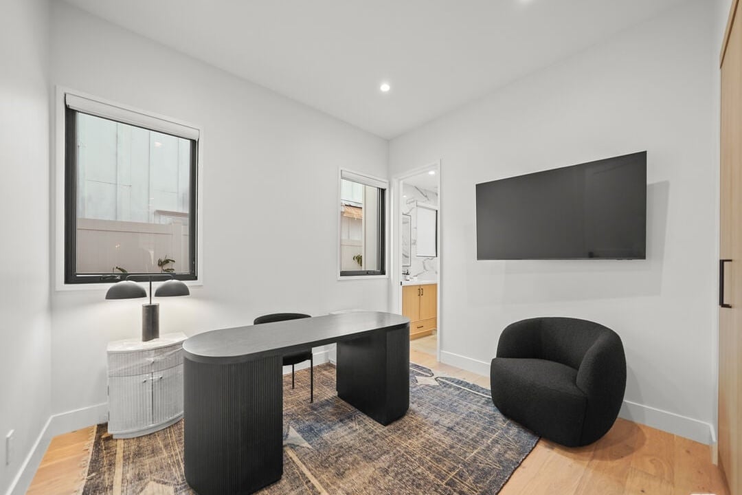 Fairmont Reserve, S Bundy Dr, 90049