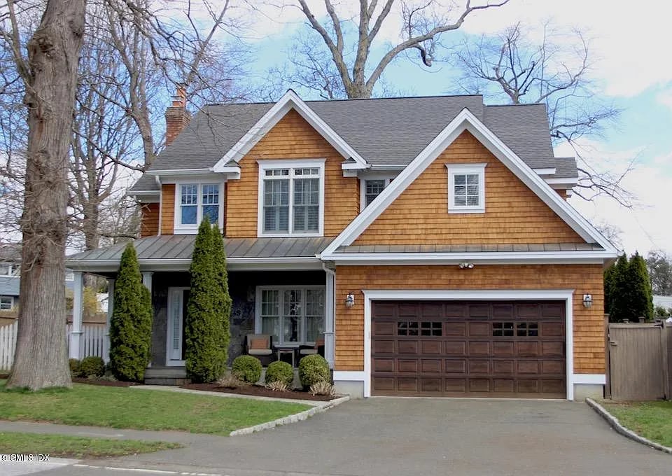 45 Riverside Ln