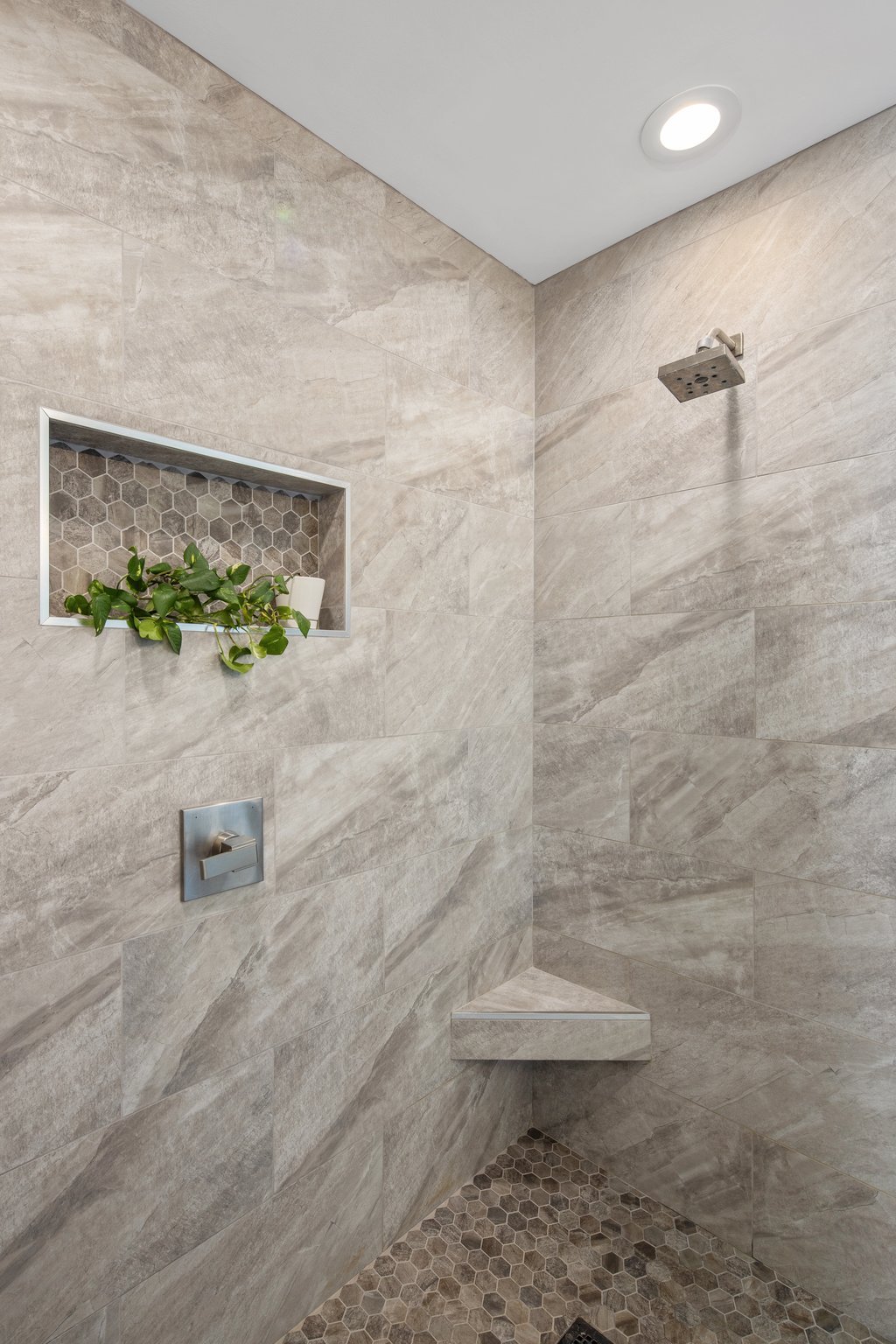 1 E Lexington Avenue 1209
