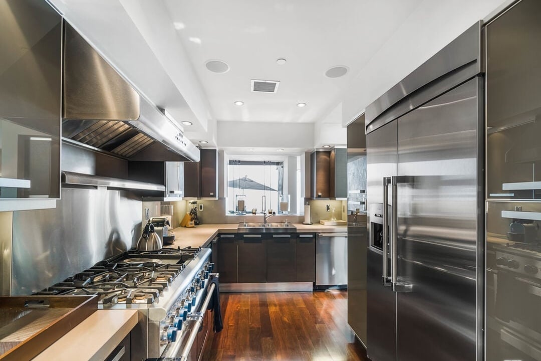 Luminor Crest, Viewmont Dr, 90069