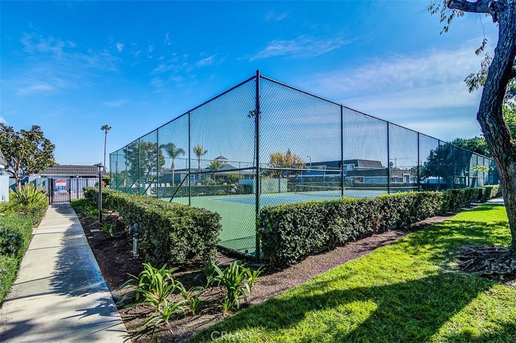 21131 Sailors Bay Ln