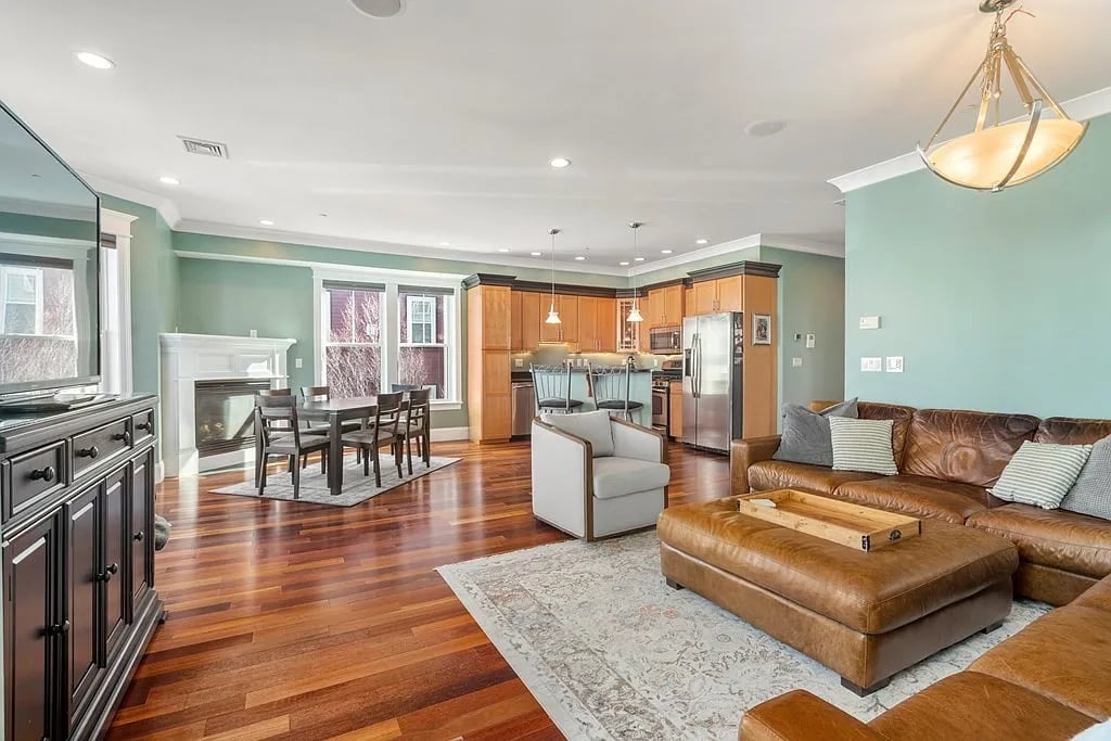 25 Mount Vernon St #3