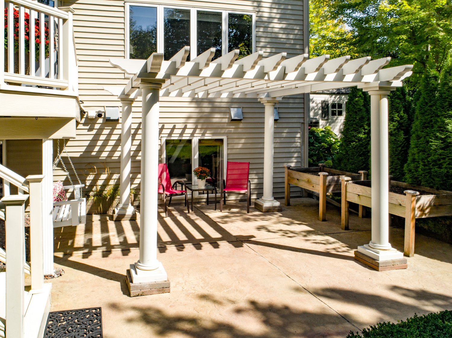 Beautiful 2-Story in Desirable OakParke Estates