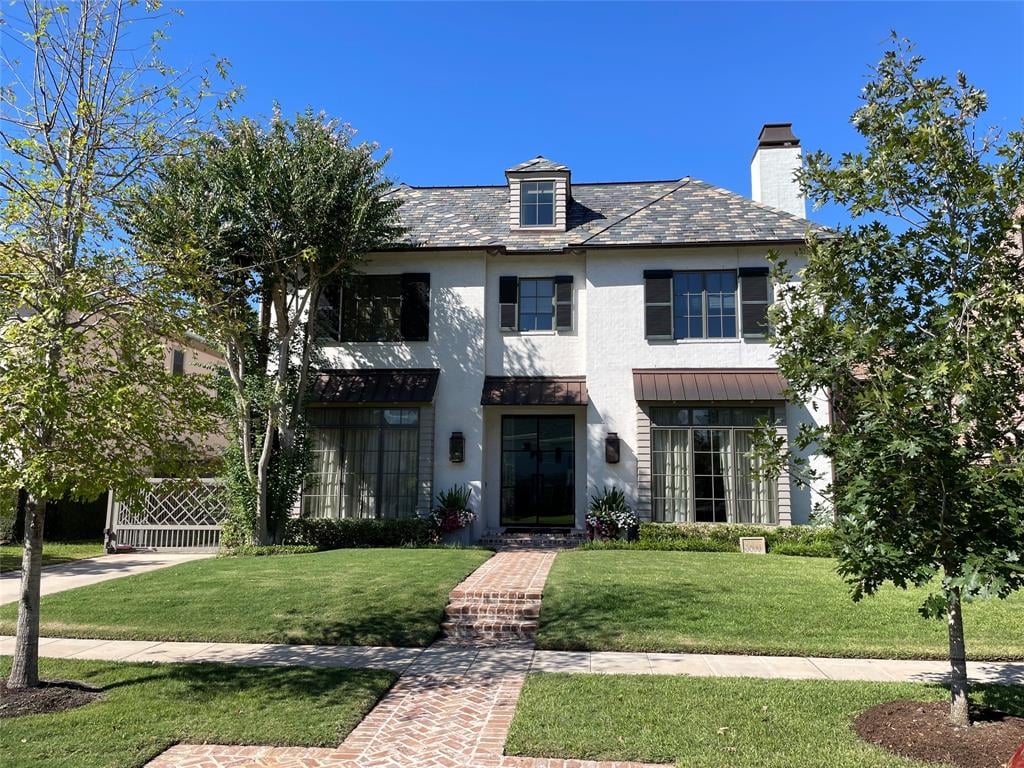 3800 Chevy Chase Dr