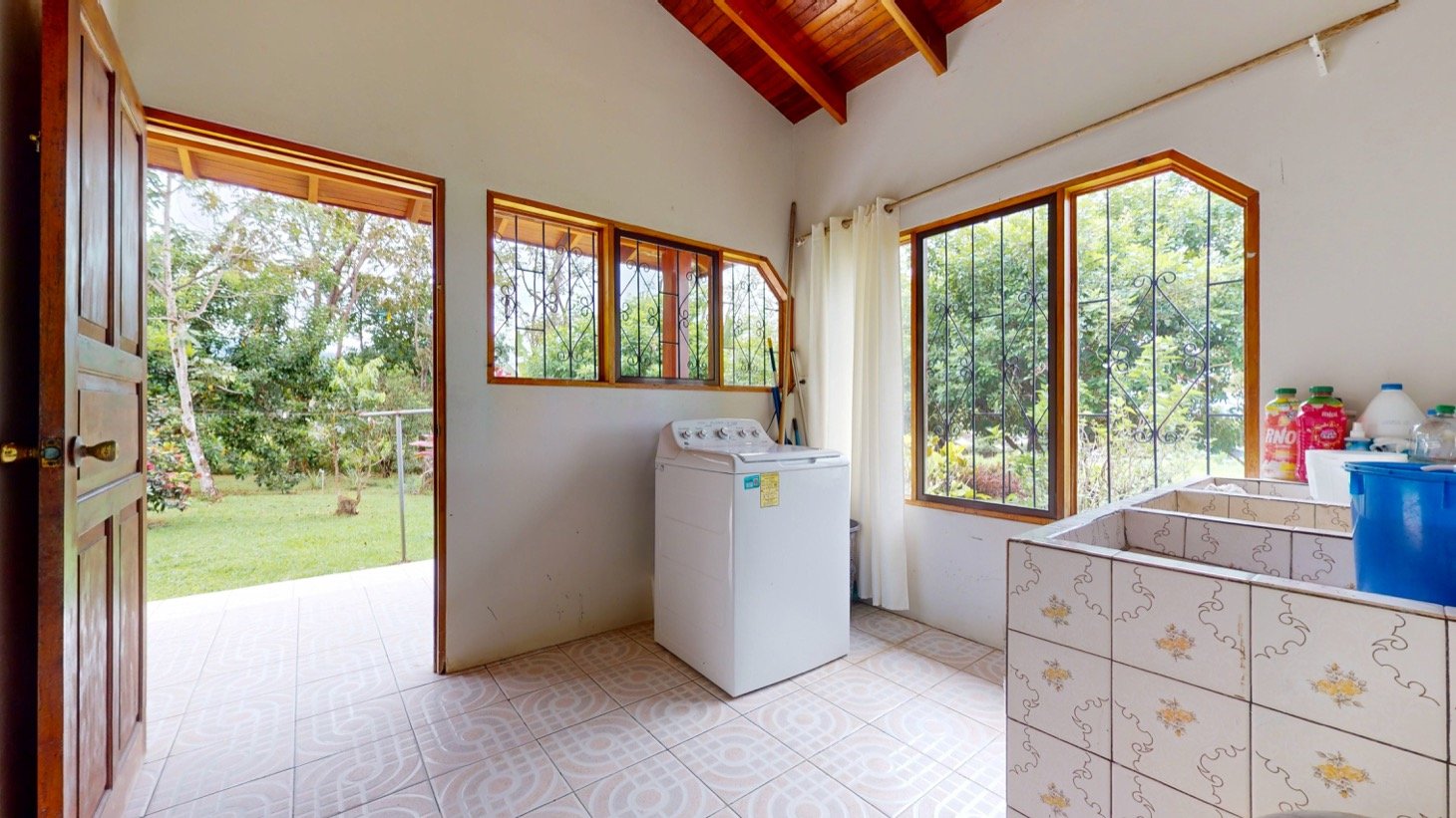 House for Sale in Ojochal, Costa Rica – Traditional Charm on 2.75 Acres