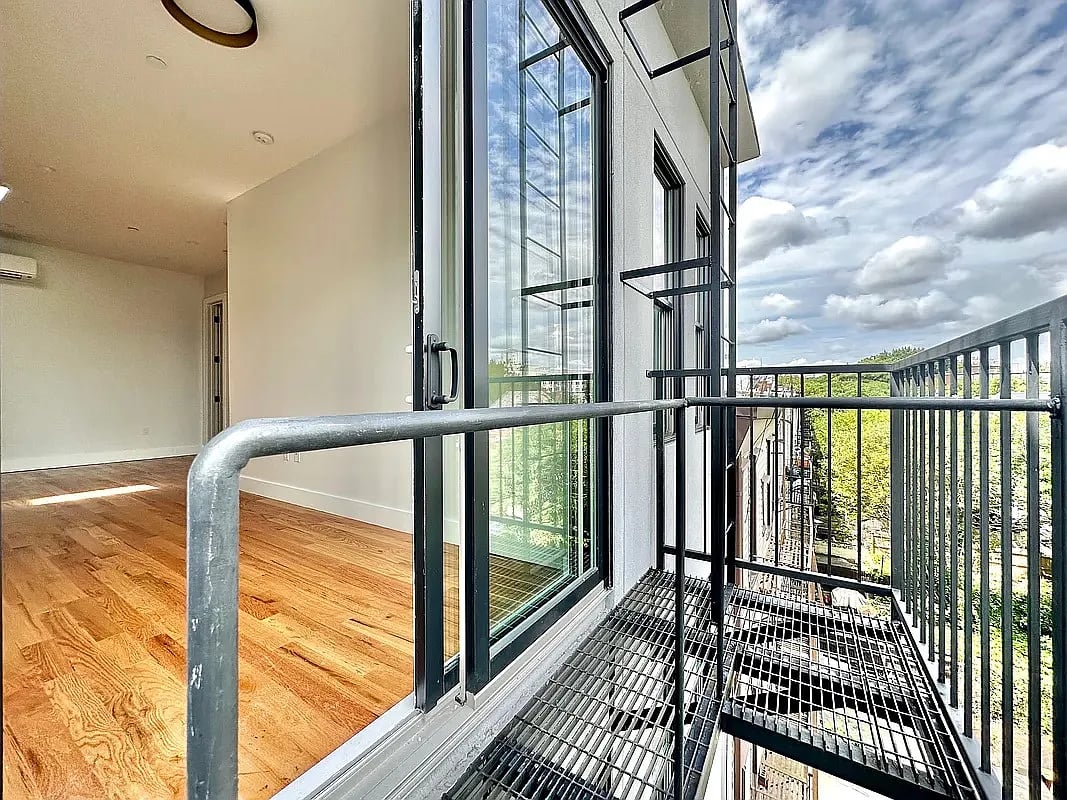 959 Metropolitan Avenue #3L