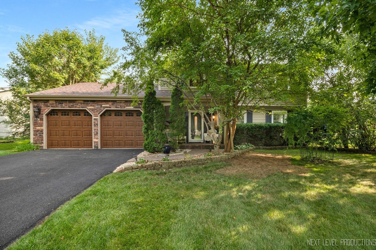 1152 Lexington Ln