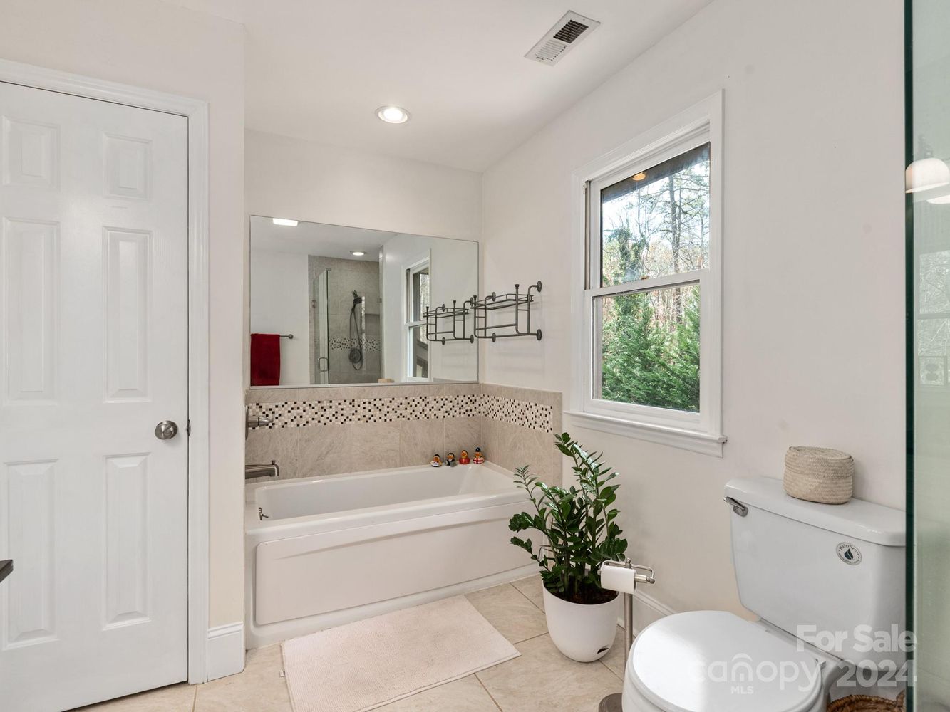 2324 Wedgewood Dr