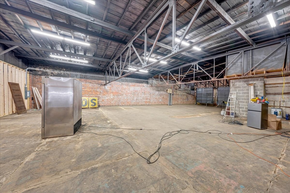 227 S Cedar Ave