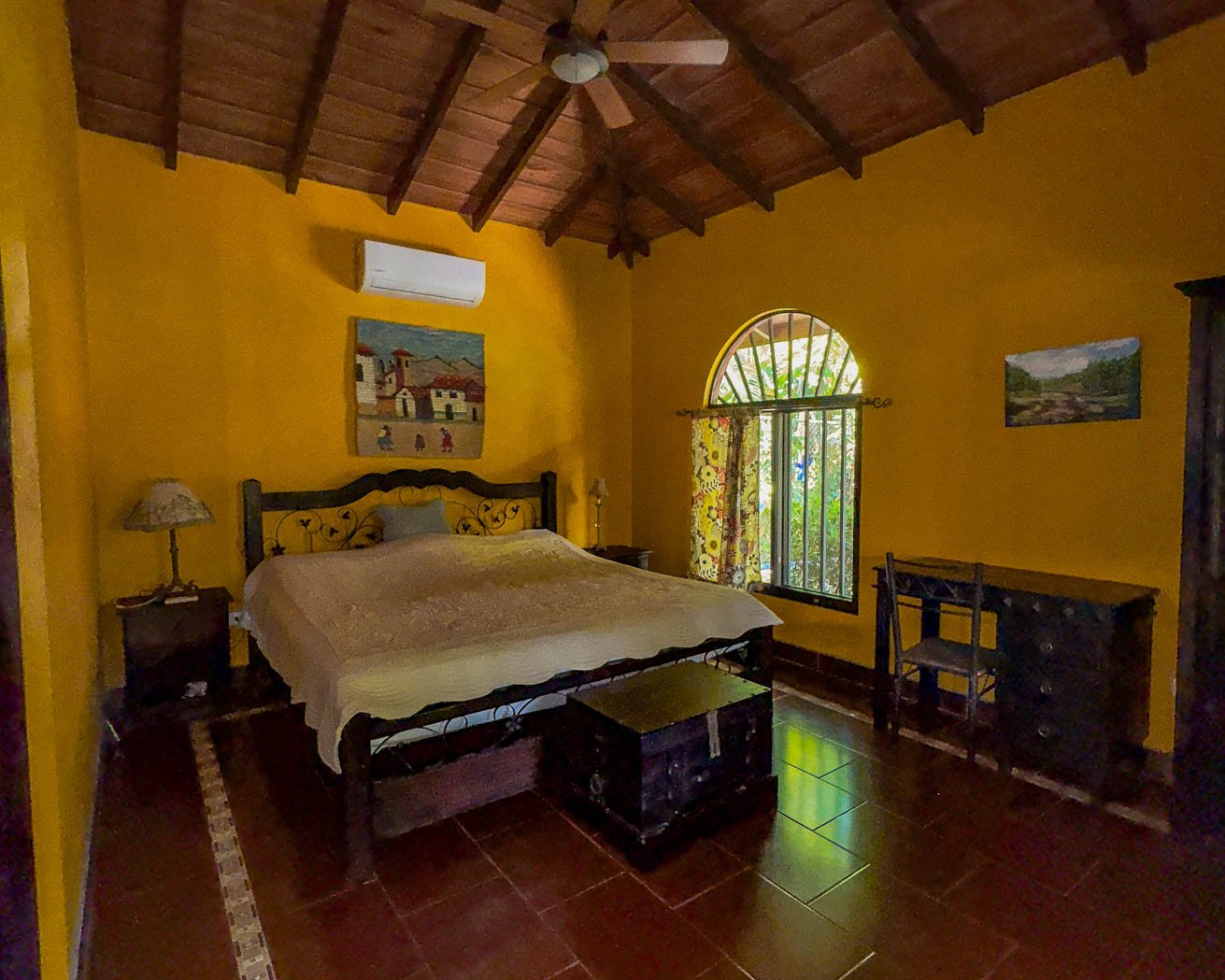 Ojochal Mountain View Home with Pool, Guest House & Gardens