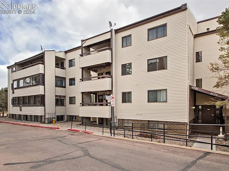 6520 DELMONICO DR #303