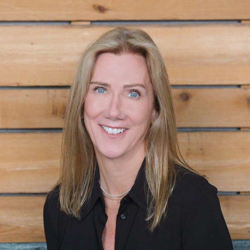 Pallie Jones Newport Beach, CA Real Estate Agent Headshot