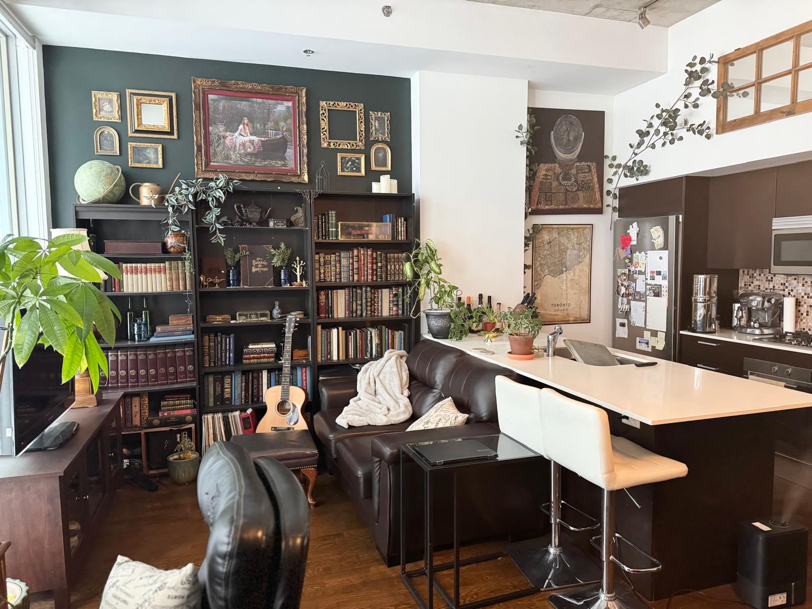 375 King Street W Unit:1605