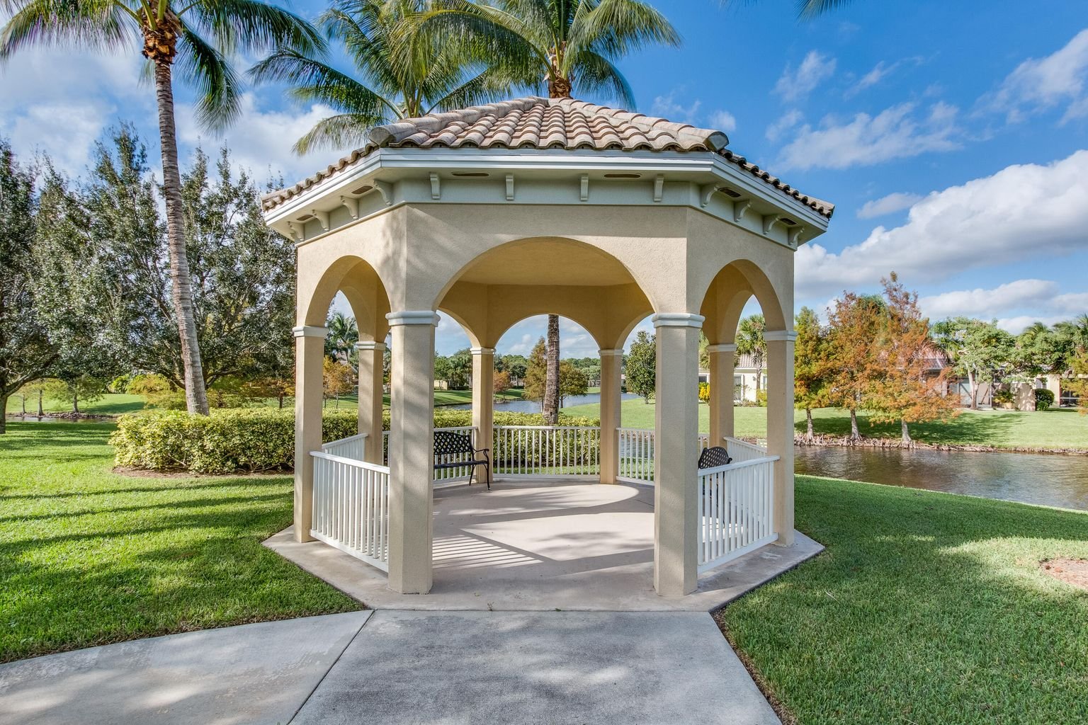 Magnolia Bay