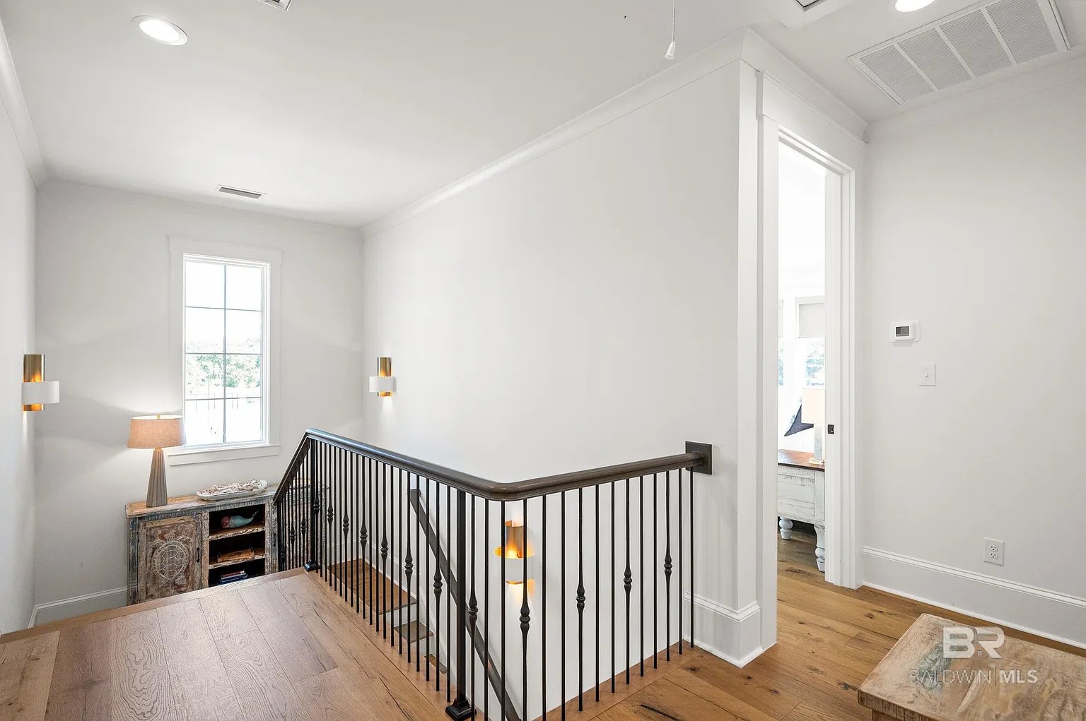 902 Inlet Cir