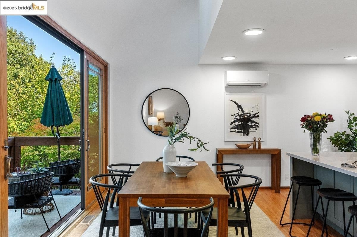 2112 Manzanita Dr