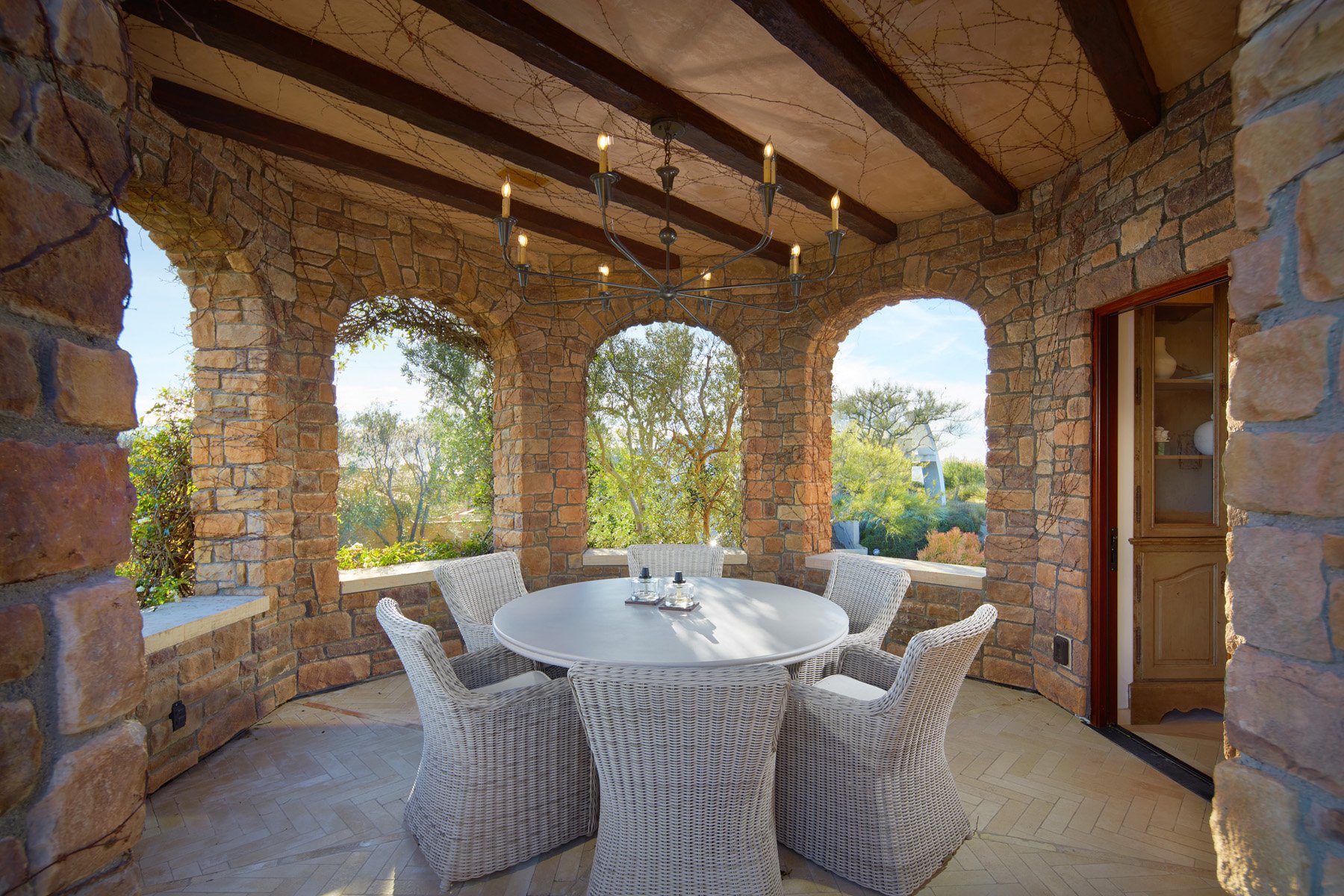 1302 Skyline Drive