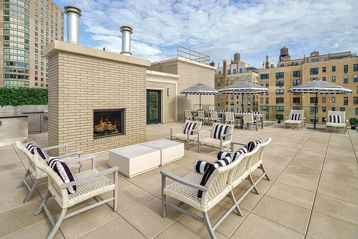 1295 Madison Avenue Unit: PENTHOUSE